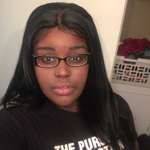 Meet your Posher, Rayzne